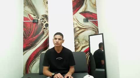 Snapshot of dereck_leroy chatting on October 2025 10:40:01 PM dereck_leroy online show from October 2025 10:40:01 PM