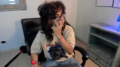 Snapshot of dereck_manson chatting on October 2025 11:44:02 AM dereck_manson online show from October 2025 11:44:02 AM