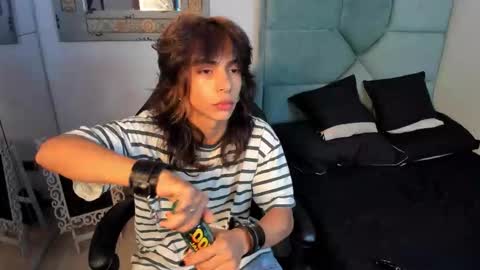 Snapshot of dereck_manson chatting on November 2025 11:31:01 AM dereck_manson online show from November 2025 11:31:01 AM