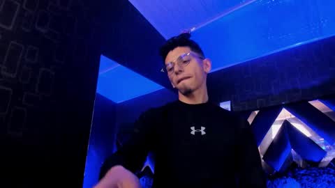 Snapshot of dereck_monroe chatting on March 2026 10:43:01 AM Dereck online show from March 2026 10:43:01 AM