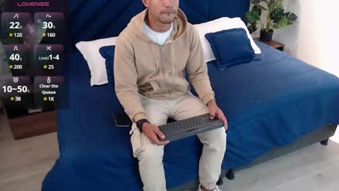 Snapshot of dereck_myers chatting on January 2025 03:19:01 AM Dereck Myers online show from January 2025 03:19:01 AM