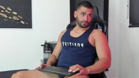 Snapshot of dereck_vega chatting on December 2024 07:36:01 PM Dereck Vega online show from December 2024 07:36:01 PM