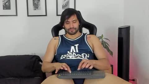 Snapshot of dereck_vega chatting on July 2026 12:57:01 AM Dereck Vega online show from July 2026 12:57:01 AM