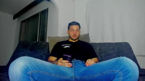 dereckhardd online show from May 2026 02:05:02 AM
