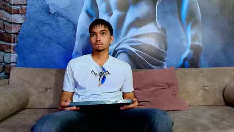 Derek online show from January 2026 07:18:01 PM