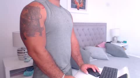 Snapshot of derek_group chatting on February 2026 02:35:01 PM Derek online show from February 2026 02:35:01 PM