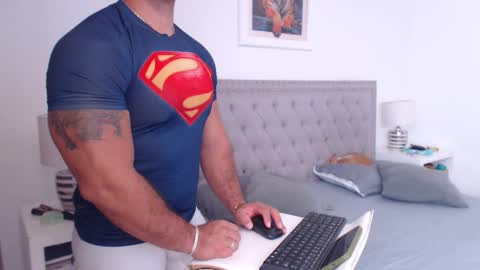 Snapshot of derek_group chatting on March 2026 01:48:02 PM Derek online show from March 2026 01:48:02 PM