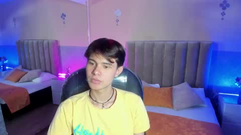 derek_sinn online show from April 2026 09:23:01 PM