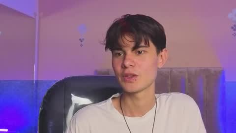 derek_sinn online show from April 2026 08:47:01 PM