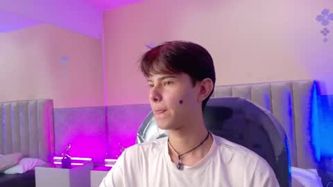 derek_sinn online show from May 2026 08:14:01 PM