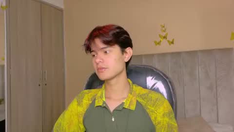 derek_sinn online show from June 2026 04:22:01 AM