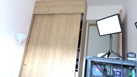 Snapshot of derekmuller11 chatting on May 2026 08:48:02 PM derekmuller11 online show from May 2026 08:48:02 PM
