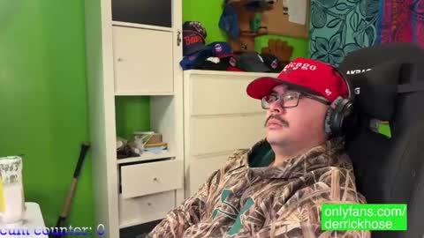 Snapshot of derrick_hose chatting on January 2025 09:10:01 PM Derrick Hose online show from January 2025 09:10:01 PM