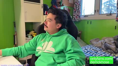 Snapshot of derrick_hose chatting on February 2025 11:15:01 PM Derrick Hose online show from February 2025 11:15:01 PM