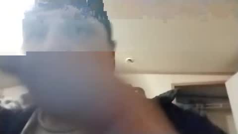 Snapshot of derrickagain chatting on February 2025 05:43:02 AM Beeasy online show from February 2025 05:43:02 AM