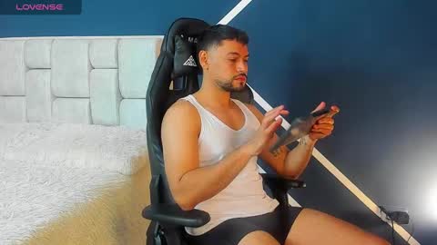 Snapshot of derrybigger_cm chatting on March 2025 02:12:02 PM DerryBigger CM online show from March 2025 02:12:02 PM