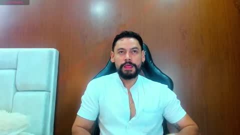 Snapshot of derrybigger_cm chatting on November 2025 06:30:01 PM DerryBigger CM online show from November 2025 06:30:01 PM