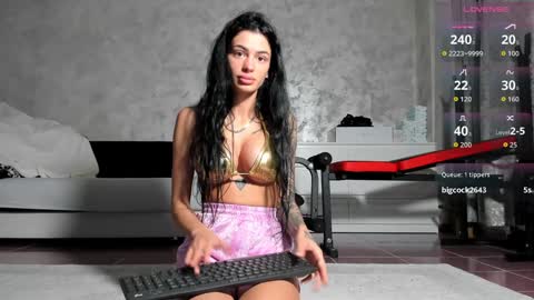 Snapshot of desert2blosom chatting on October 2025 02:42:01 AM Mia online show from October 2025 02:42:01 AM