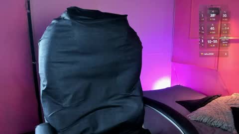 Snapshot of desi_latin chatting on April 2026 08:37:02 PM NTMY guys im a kinda desi from Medellin online show from April 2026 08:37:02 PM