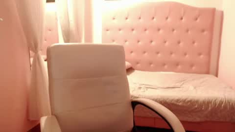 Designturbate online show from December 2024 10:17:02 PM