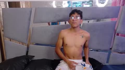 Snapshot of desire4duo chatting on November 2025 02:16:01 PM desire4duo online show from November 2025 02:16:01 PM