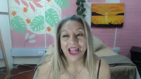 Snapshot of desire_latin chatting on April 2026 04:04:02 PM VALERIA online show from April 2026 04:04:02 PM