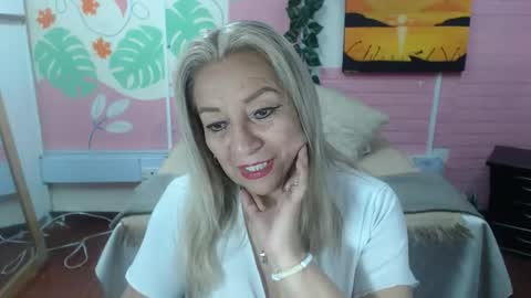 Snapshot of desire_latin chatting on April 2026 03:34:01 PM VALERIA online show from April 2026 03:34:01 PM