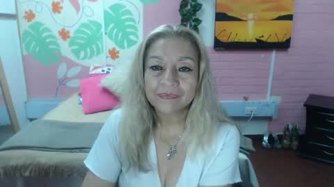 Snapshot of desire_latin chatting on April 2026 02:52:02 PM VALERIA online show from April 2026 02:52:02 PM