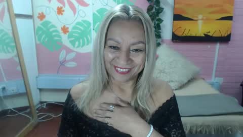 Snapshot of desire_latin chatting on April 2026 03:39:01 PM VALERIA online show from April 2026 03:39:01 PM