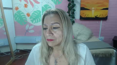 Snapshot of desire_latin chatting on April 2026 05:06:02 PM VALERIA online show from April 2026 05:06:02 PM