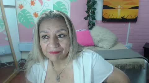 Snapshot of desire_latin chatting on April 2026 05:41:02 PM VALERIA online show from April 2026 05:41:02 PM