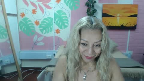 Snapshot of desire_latin chatting on May 2026 04:03:01 PM VALERIA online show from May 2026 04:03:01 PM