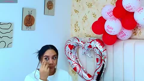 Snapshot of desire_sara chatting on February 2025 12:38:02 PM Sara Desire online show from February 2025 12:38:02 PM