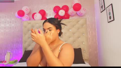 Snapshot of desire_sara chatting on February 2025 12:39:01 PM Sara Desire online show from February 2025 12:39:01 PM