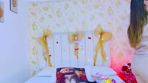 Snapshot of desire_sara chatting on December 2025 12:21:02 PM Sara Desire online show from December 2025 12:21:02 PM