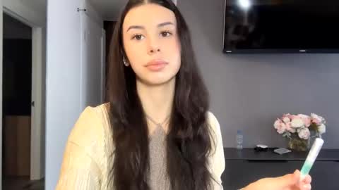 desireefolino online show from February 2026 08:02:01 AM