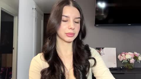 desireefolino online show from February 2026 07:13:01 AM