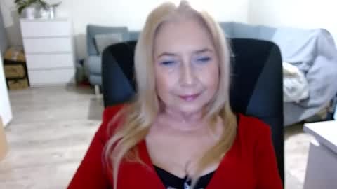 Snapshot of desiresofia chatting on December 2024 08:00:02 AM S O F I A online show from December 2024 08:00:02 AM