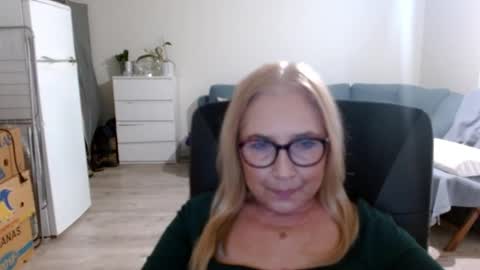 Snapshot of desiresofia chatting on January 2025 07:46:02 AM S O F I A online show from January 2025 07:46:02 AM