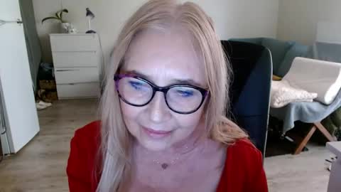 Snapshot of desiresofia chatting on February 2025 03:17:01 PM S O F I A online show from February 2025 03:17:01 PM