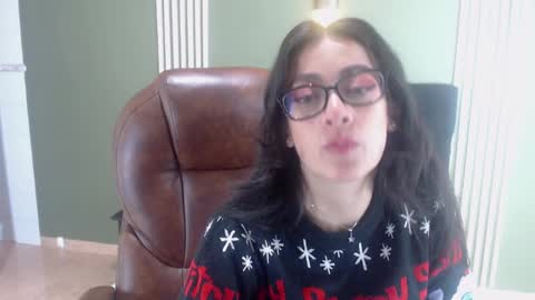 Snapshot of desiring__angel chatting on December 2024 05:28:02 AM Desiring Angel online show from December 2024 05:28:02 AM