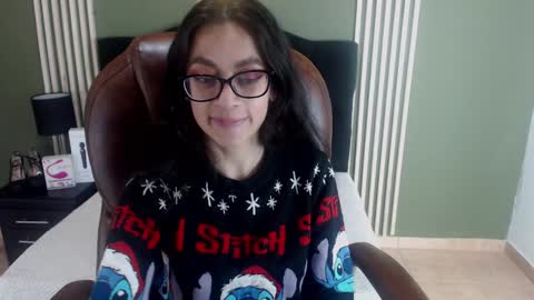 Snapshot of desiring__angel chatting on December 2024 07:06:02 AM Desiring Angel online show from December 2024 07:06:02 AM