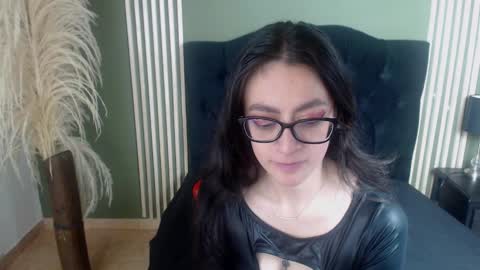 Snapshot of desiring__angel chatting on January 2025 06:02:01 PM Desiring Angel online show from January 2025 06:02:01 PM