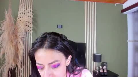 Snapshot of desiring__angel chatting on February 2025 08:31:02 AM Desiring Angel online show from February 2025 08:31:02 AM