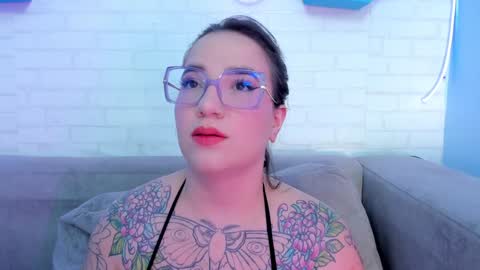 Snapshot of deva_blue chatting on January 2025 03:49:02 AM Deva Blue online show from January 2025 03:49:02 AM
