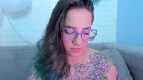 Snapshot of deva_blue chatting on February 2025 09:53:02 AM Deva Blue online show from February 2025 09:53:02 AM