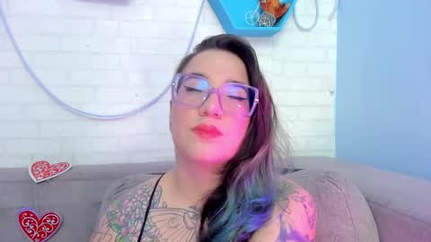 Snapshot of deva_blue chatting on February 2025 03:31:02 AM Deva Blue online show from February 2025 03:31:02 AM