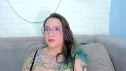 Snapshot of deva_blue chatting on February 2025 05:31:02 AM Deva Blue online show from February 2025 05:31:02 AM