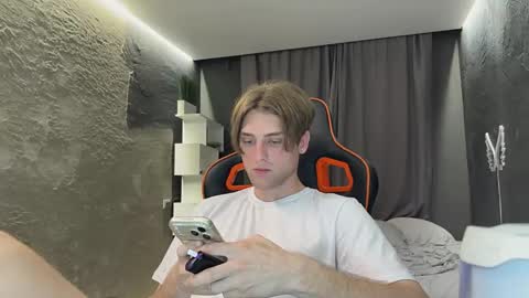 devilnut1 online show from June 2026 06:01:01 PM