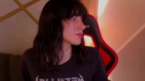 Alex online show from October 2025 04:33:01 AM